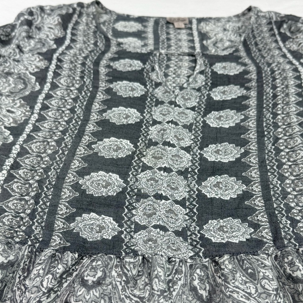 Como Vintage Gray and White floral paisley women’s Blouse Size L - Picture 7 of 10